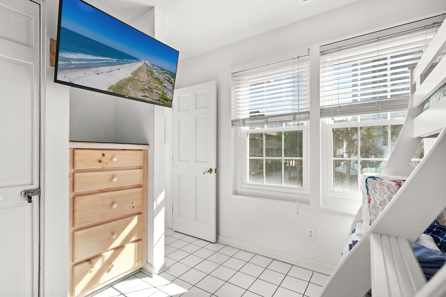 Building Photo - 4308 S Ocean Blvd