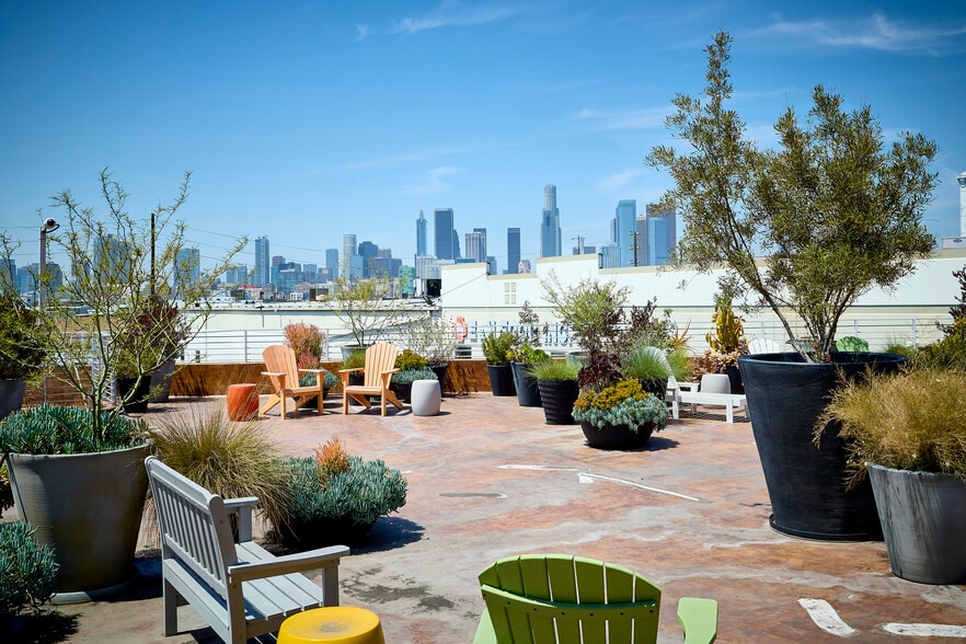 Building Photo - 1855 Industrial St