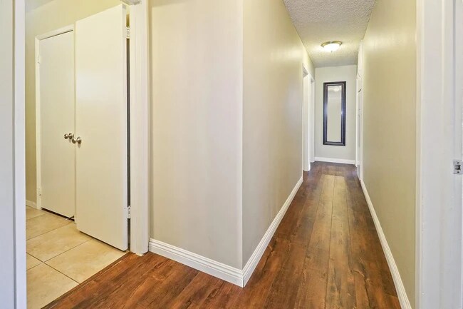 Hall Way - 23009 Vanowen St
