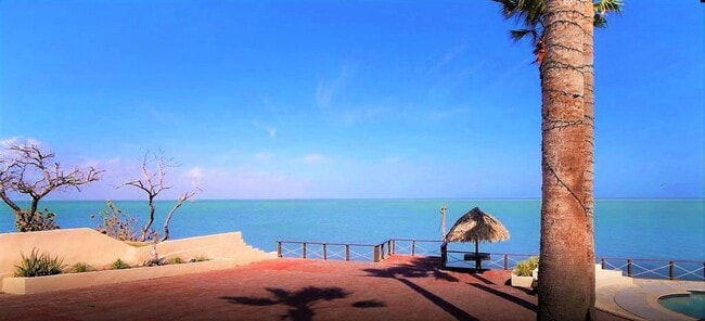 Building Photo - 602 N Shore Dr E