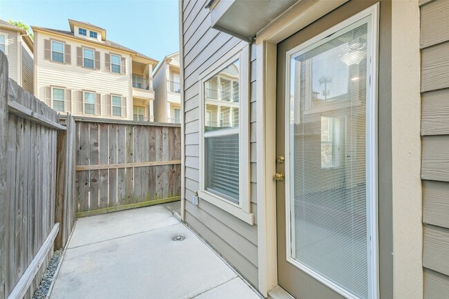 Building Photo - 1752 Monarch Ridge Dr