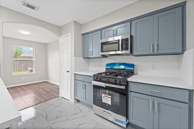 Building Photo - 7103 Biton Dr