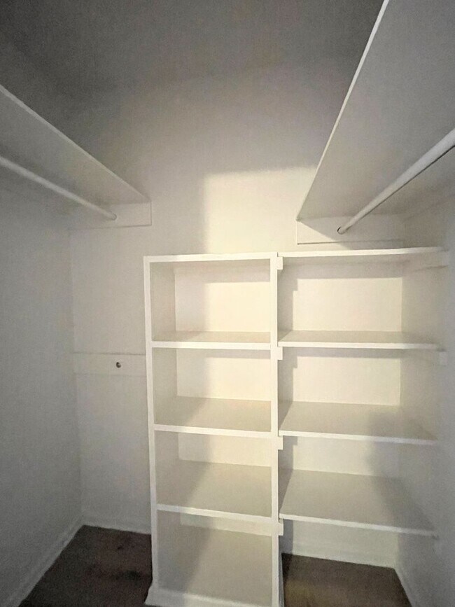 Building Photo - Cozy?Charm Meets Modern Luxury – Your Perfect Lamesa Retreat!