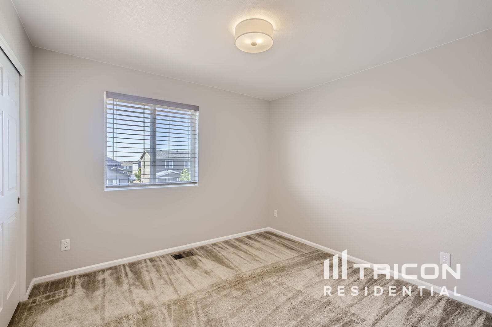 Building Photo - 1813 Paley Dr