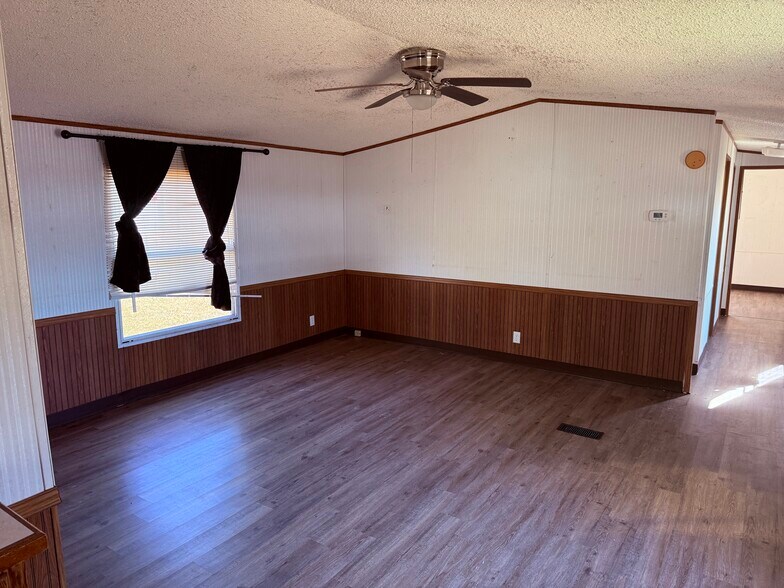 Building Photo - 2058 Krist Ln