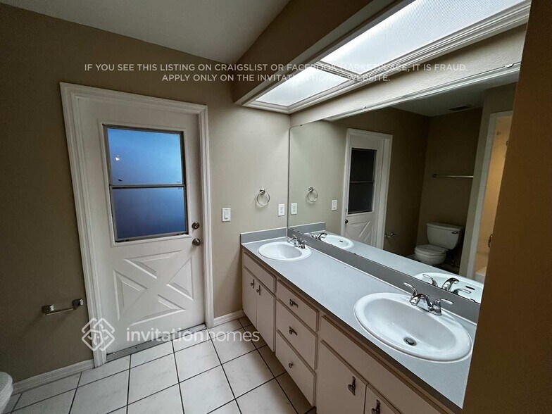 Building Photo - 7202 Hileman Dr E