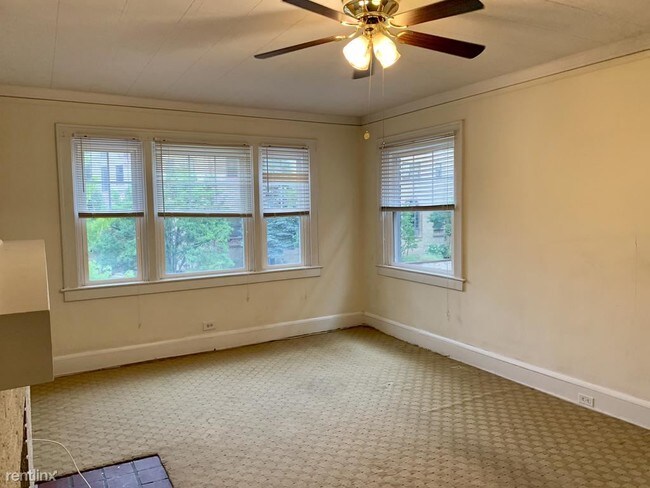 Building Photo - 2106 Surrey Rd