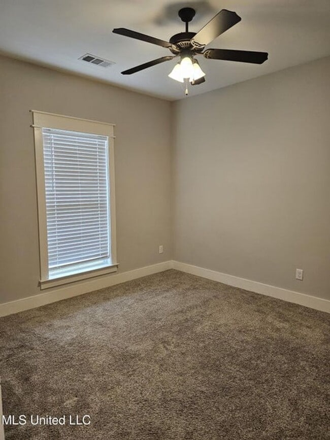 Building Photo - GARDENS AT SNOWDEN GROVE, 5 bedrooms!