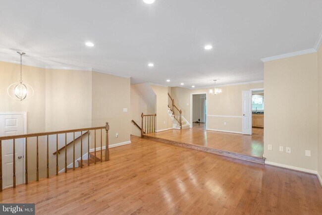 Building Photo - 6860 Williamsburg Pond Ct