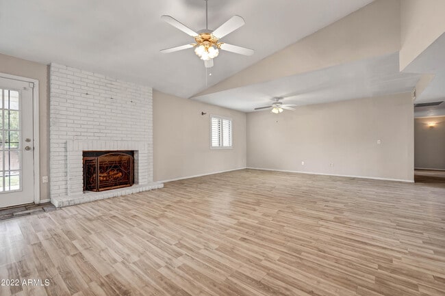 Building Photo - 16250 N 64th Pl
