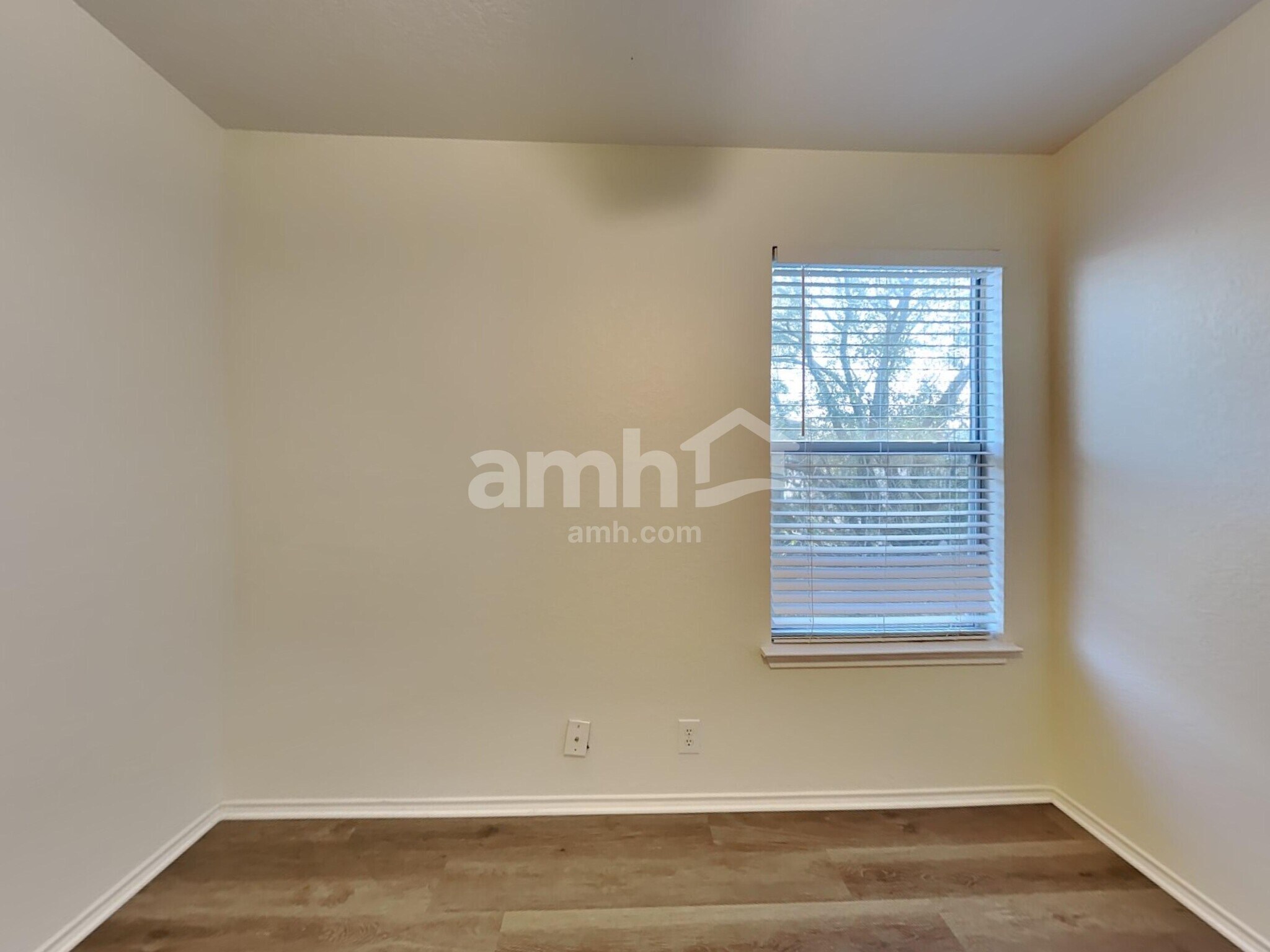 Building Photo - 825 Barrel Point