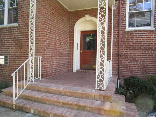 Building Photo - 255 Central Ave