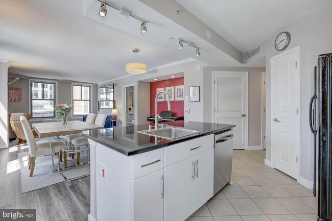 Building Photo - 616 E Street NW Unit 718