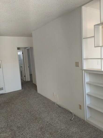 Building Photo - 3058 Luna Dr