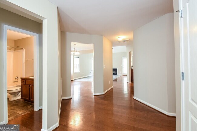 Building Photo - 62 Beaver Pointe