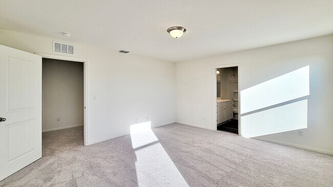 Building Photo - 14346 Elkhorn Crest