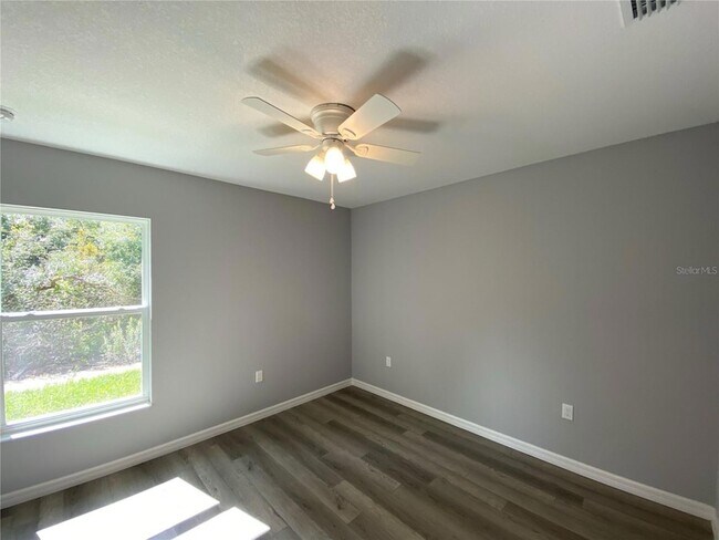 Building Photo - 2458 SW 170th Loop