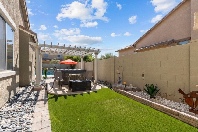 Building Photo - 2879 E Janelle Way