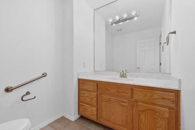 Building Photo - Executive Rental