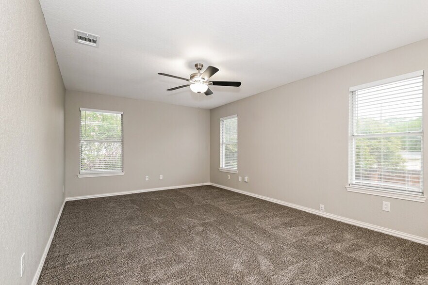 Building Photo - 1506 Rancho Dr