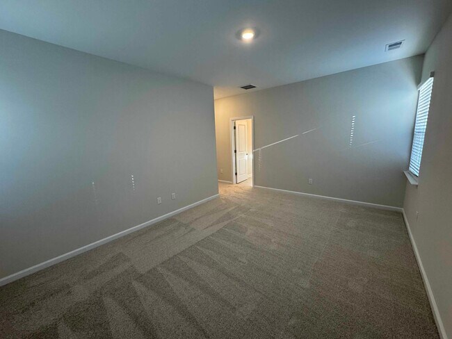 Building Photo - Bailey's Cove at Hilton Head Island | Where coastal living meets effortless elegance.