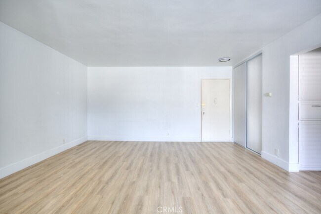 Building Photo - 4255 5th St