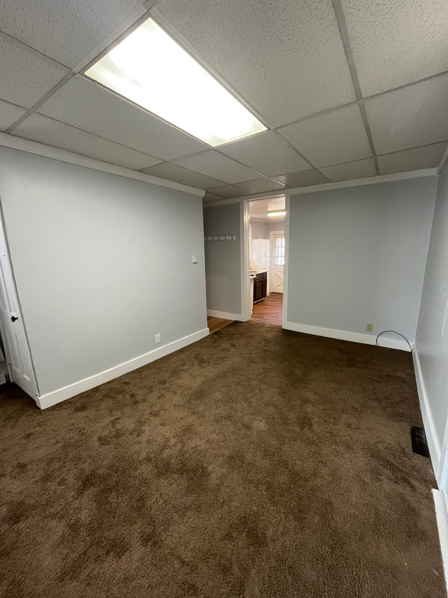 Building Photo - 1227 E Chestnut St