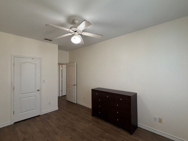 Building Photo - 14901 Windward Dr