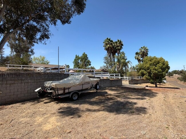 Building Photo - 18655 Oak Ridge Ln