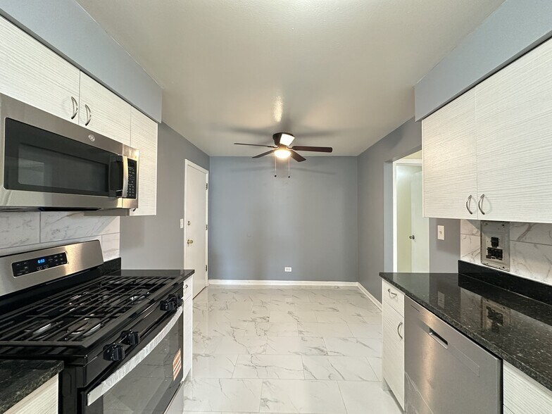 Building Photo - 620 Lincoln Ave