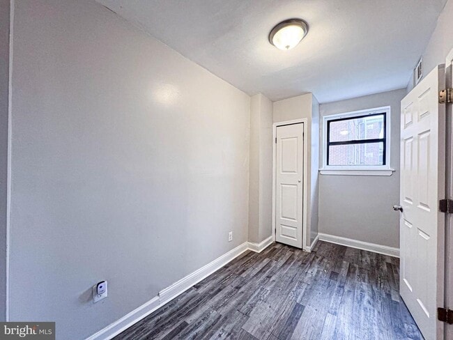 Building Photo - 4630 Hillside Rd SE