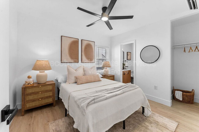 Building Photo - 6730 Mohawk St