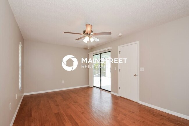 Building Photo - 3 Bedroom Pet-Friendly Home in SARASOTA, FL with Main Street Renewal