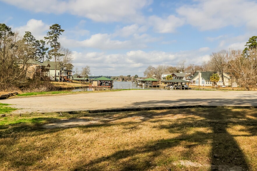 Building Photo - 266 Bluebonnet