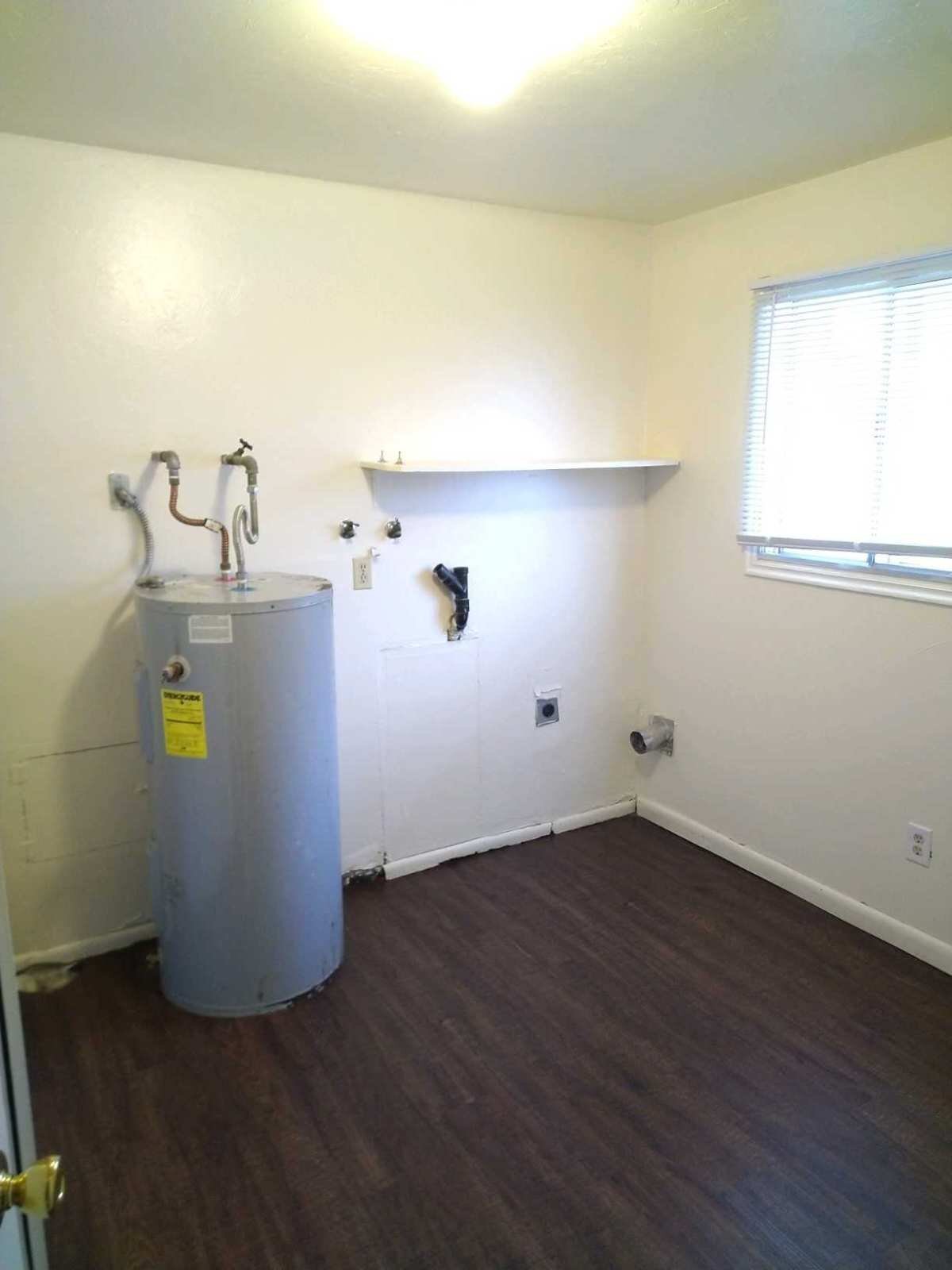 Building Photo - 81 S 400 W