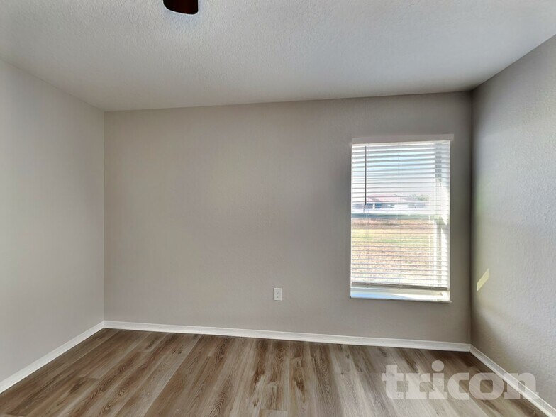 Building Photo - 495 Majestic Gardens Blvd