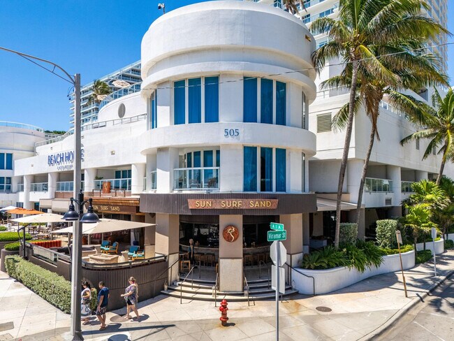 Building Photo - 514 N Birch Rd