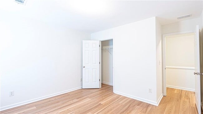 Building Photo - 2070 Hailston Dr NW