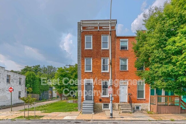 Building Photo - 1220 W Pratt St