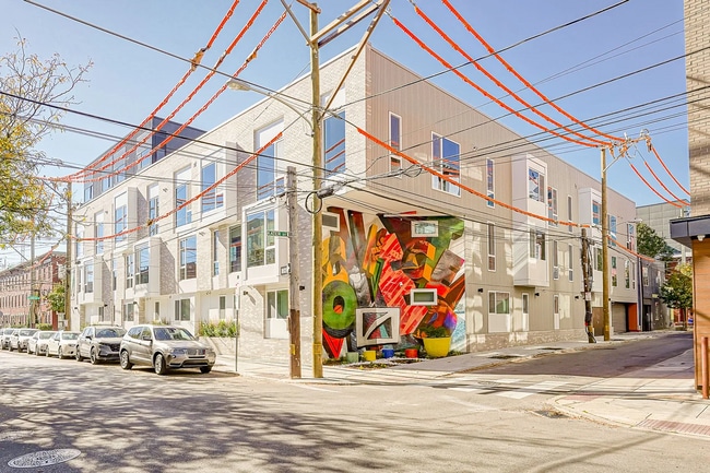 Building Photo - 1301 Bainbridge St