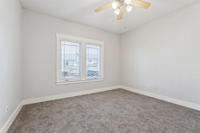 Building Photo - 2930 Grand Oaks Loop