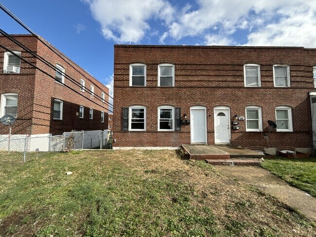 Building Photo - 309 52nd St