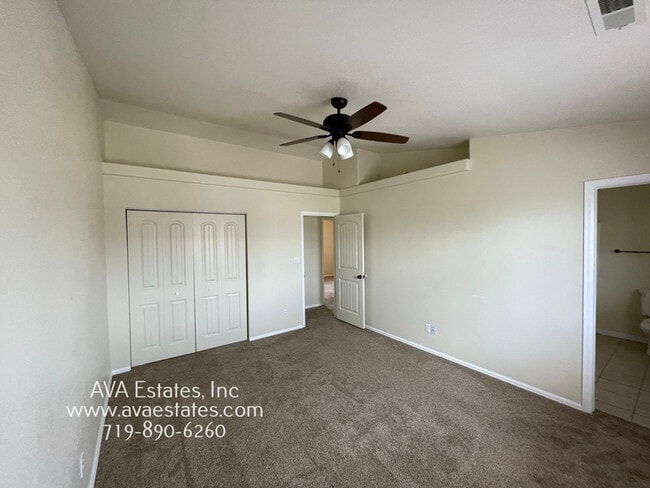 Building Photo - 717 E Laporte Dr