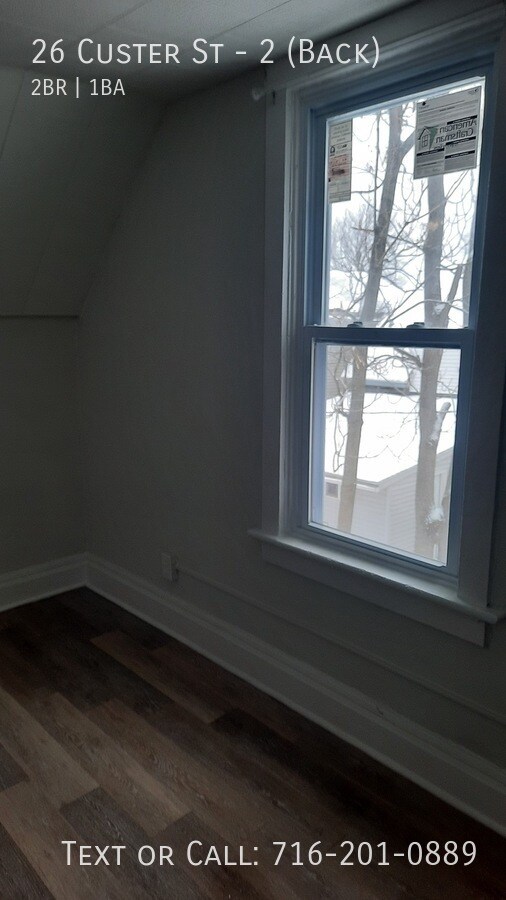 Building Photo - 26 Custer St
