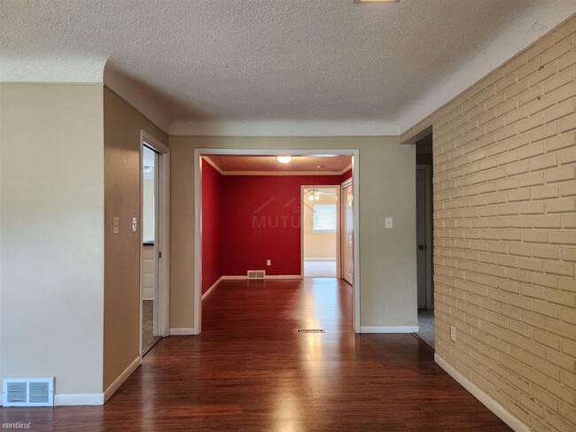 Building Photo - 3 br, 3.5 bath House - 25857 Westfield