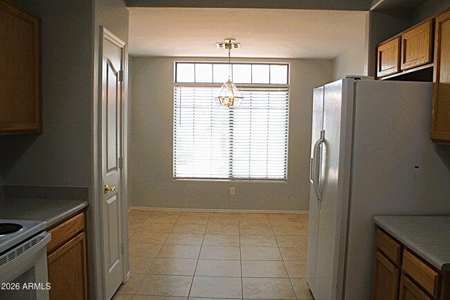 Building Photo - 13232 W Desert Ln