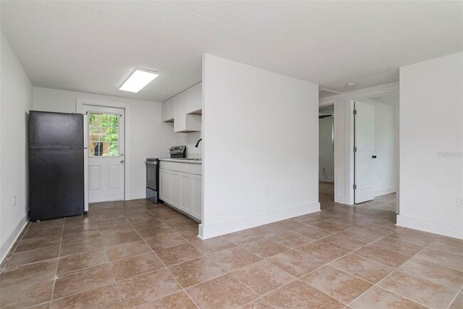 Building Photo - 6713 S Kissimmee St