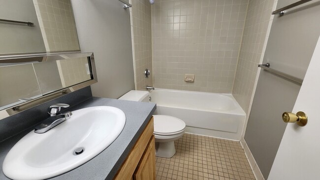 Building Photo - 15 Harbor Point Blvd