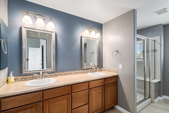Building Photo - 8699 S Addison Way