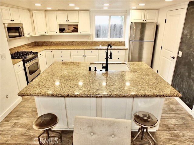 Building Photo - 220 Loyola Rd